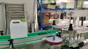 Vorder- & Rückseitenetikettiermaschine für Vierkantflaschen