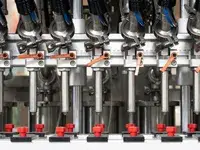 Automatische Kolbenfüllmaschine
